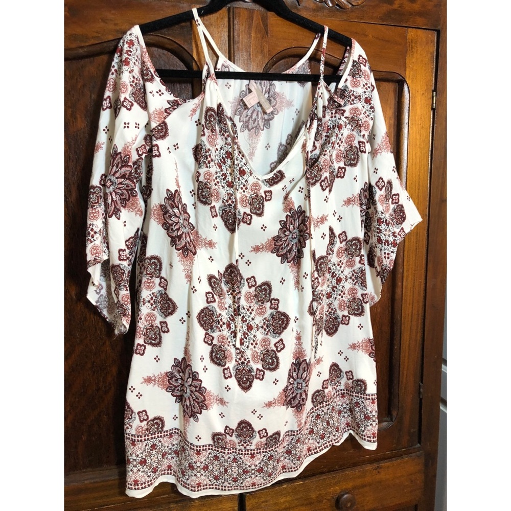 Cold shoulder Forever 21 tunic